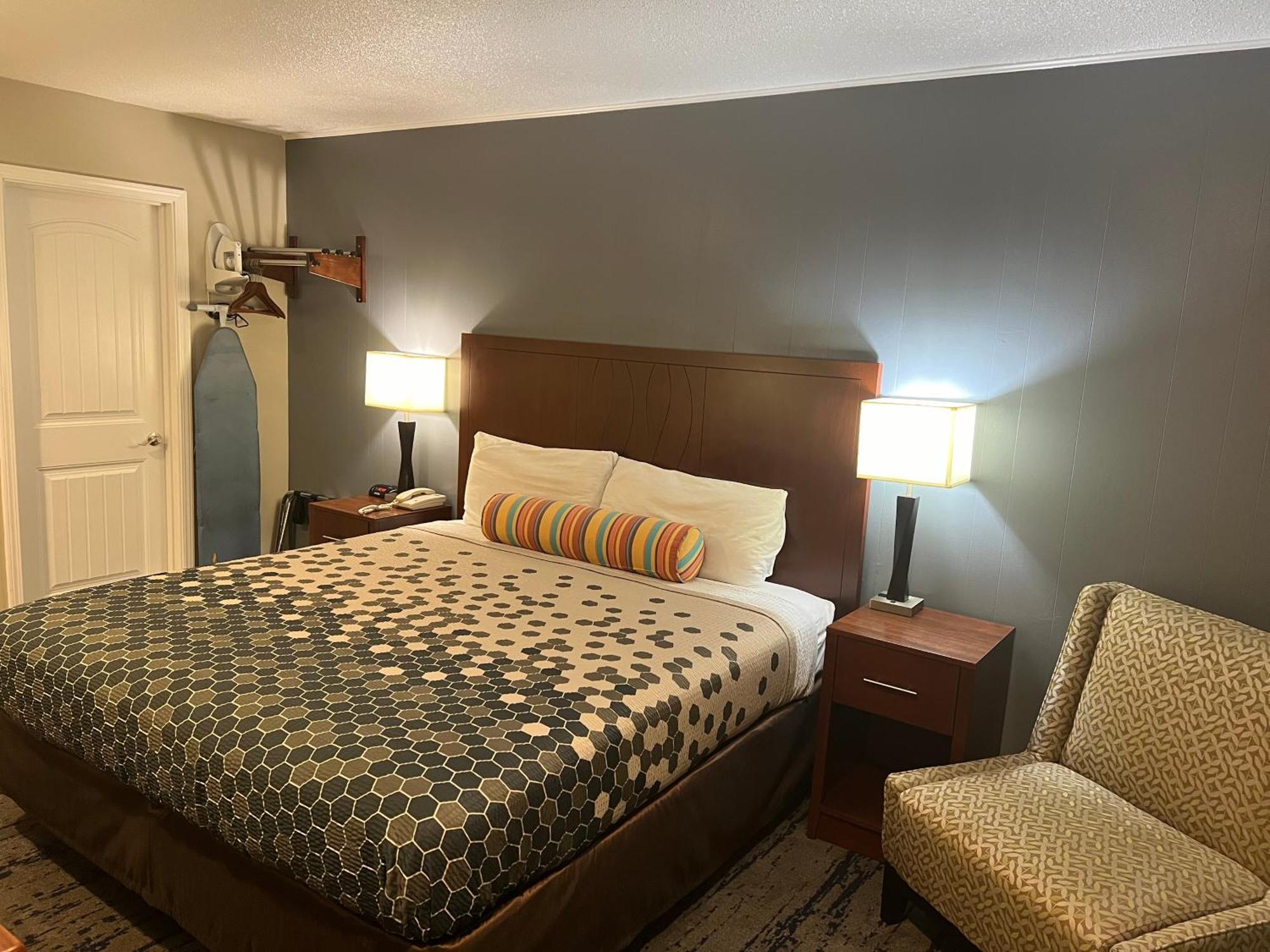 Travelers Inn Eugene University Bagian luar foto