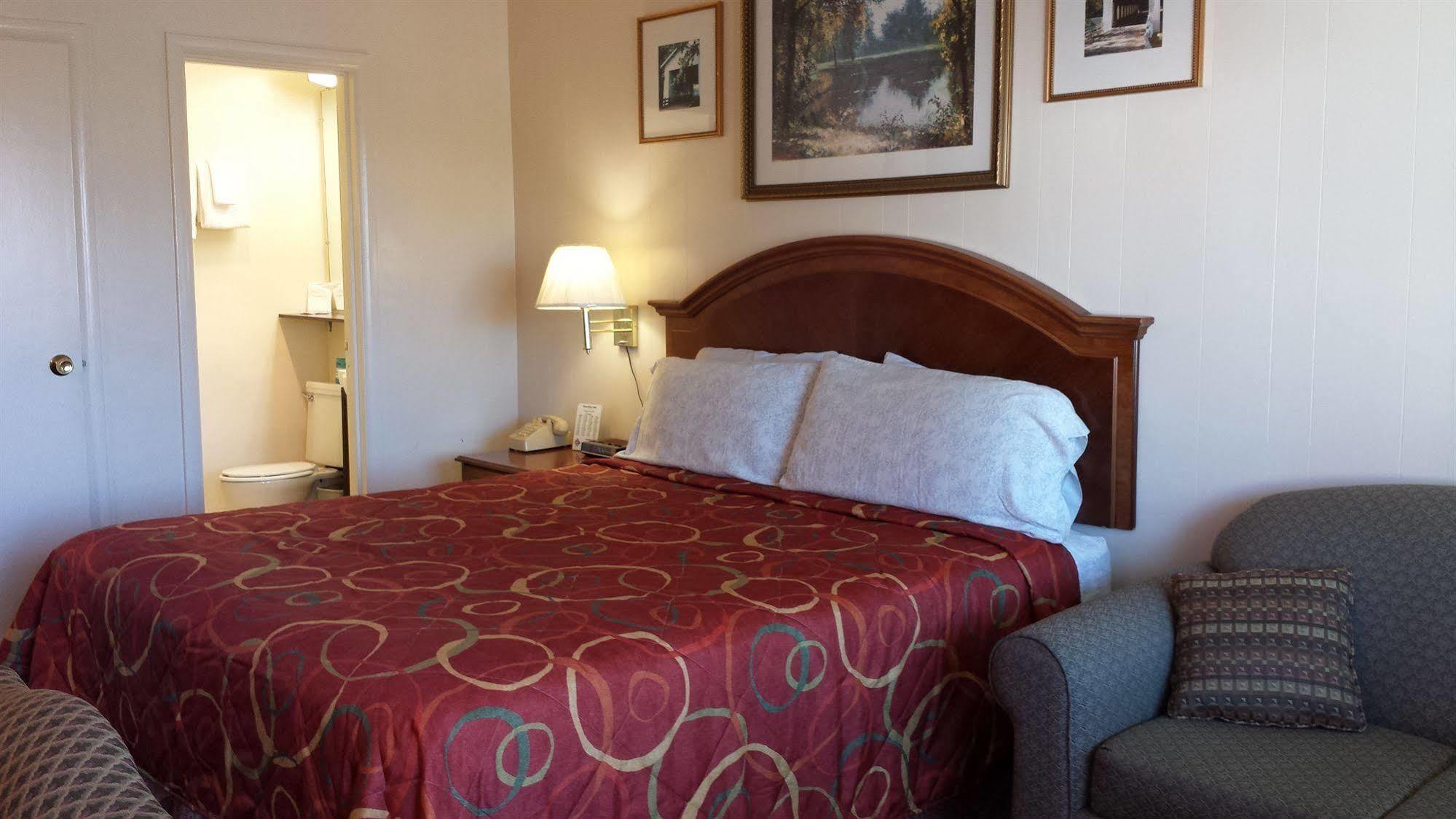 Travelers Inn Eugene University Bagian luar foto